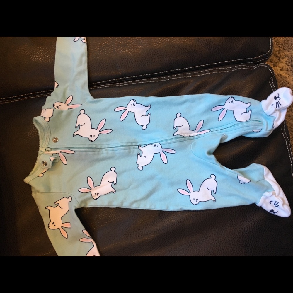 Pj with bunnies. Light weight. Worn once.